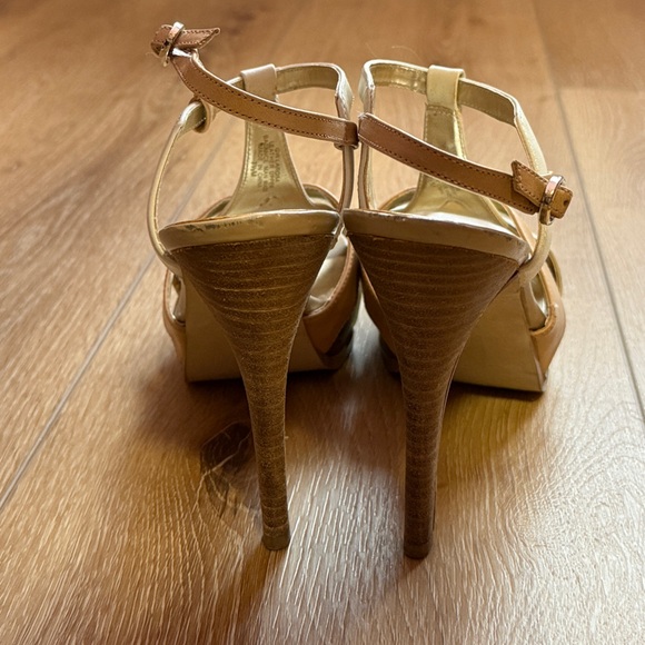 GUESS Women's Cream and Tan Strappy Heels - Picture 8 of 9
